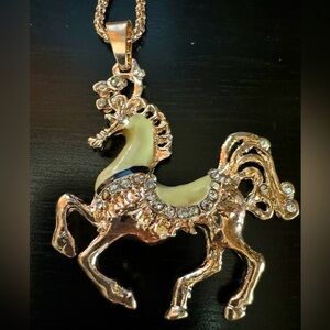 🐴 NWT! Prancing Enamel Crystal Horse Necklace